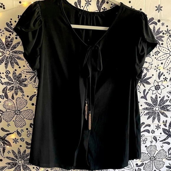 Black flutter sleeve top - Picture 2 of 6